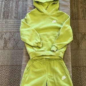 Nike youth matching set
